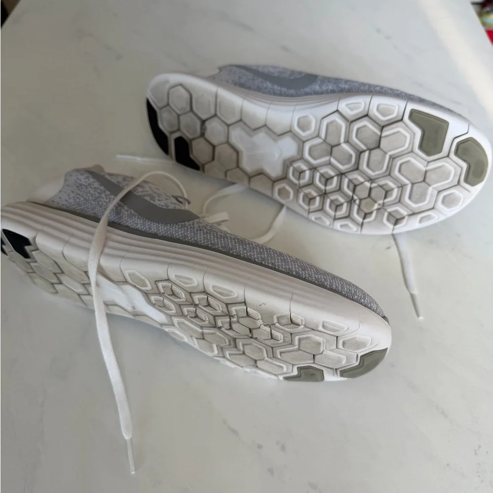 Nike White and Gray RunNatural Running Shoes - Picture 3 of 6